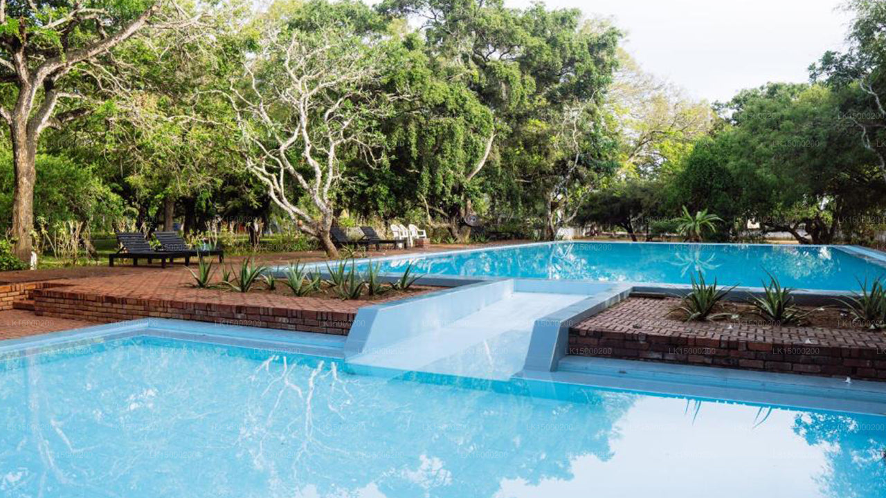 ピーコックビーチホテル、ハンバントータ