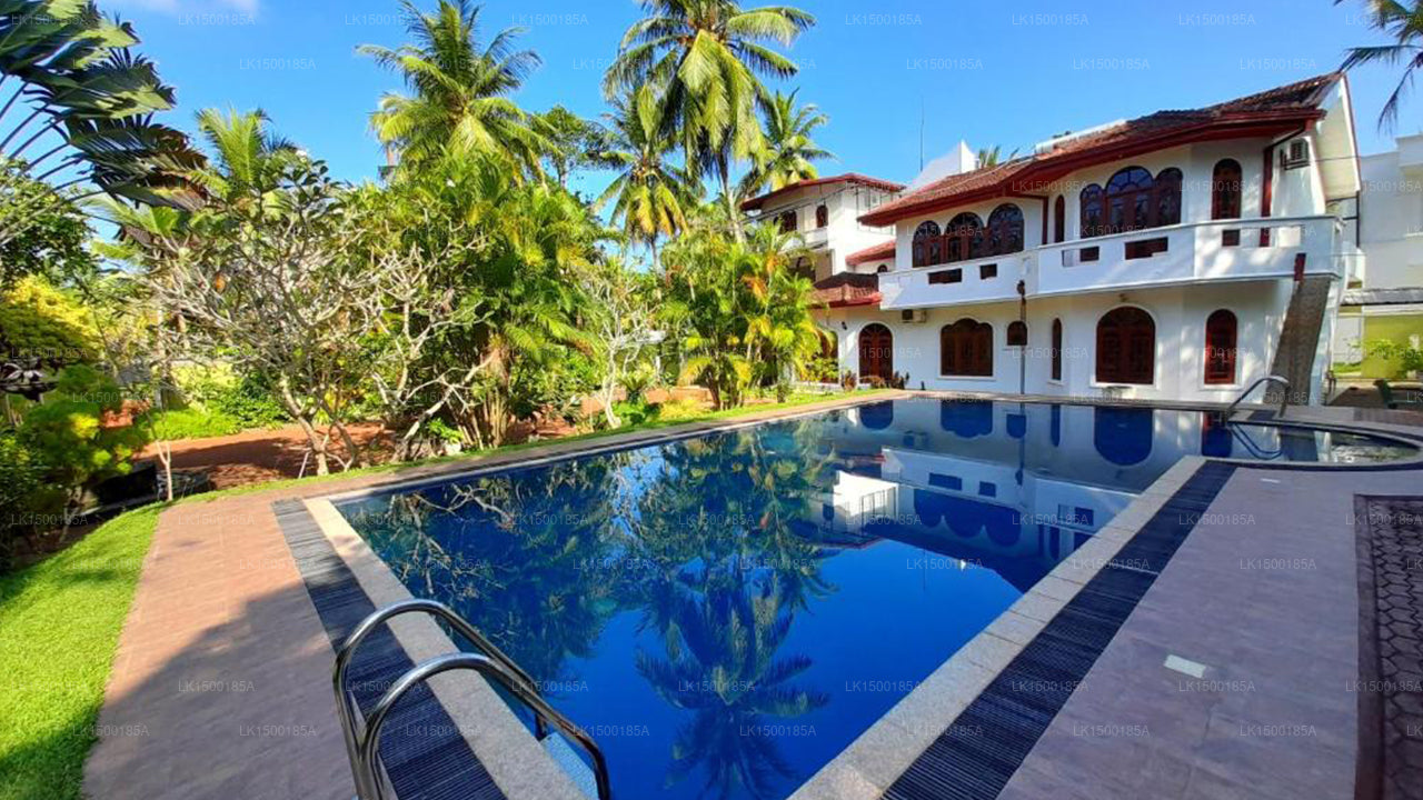 アルトゥガマ、リバーサイド