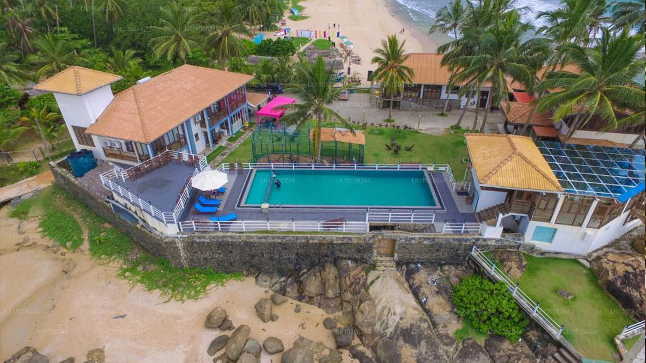 ホワイト ヴィラ リゾート (アフンガラ)