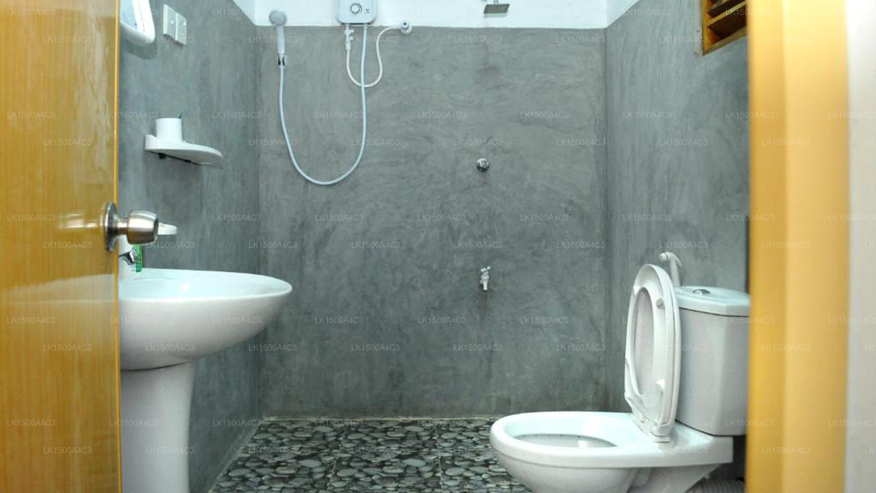 グリーン ビュー サファリ リゾート (ウダワラウェ)