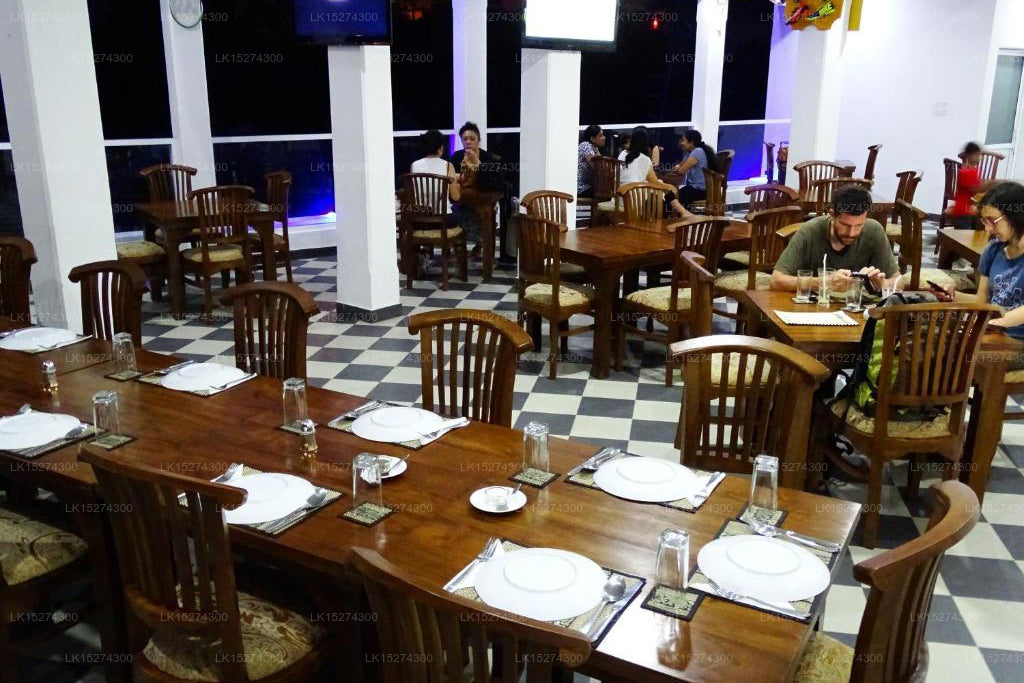 キャンディスプリームホテル (キャンディ)