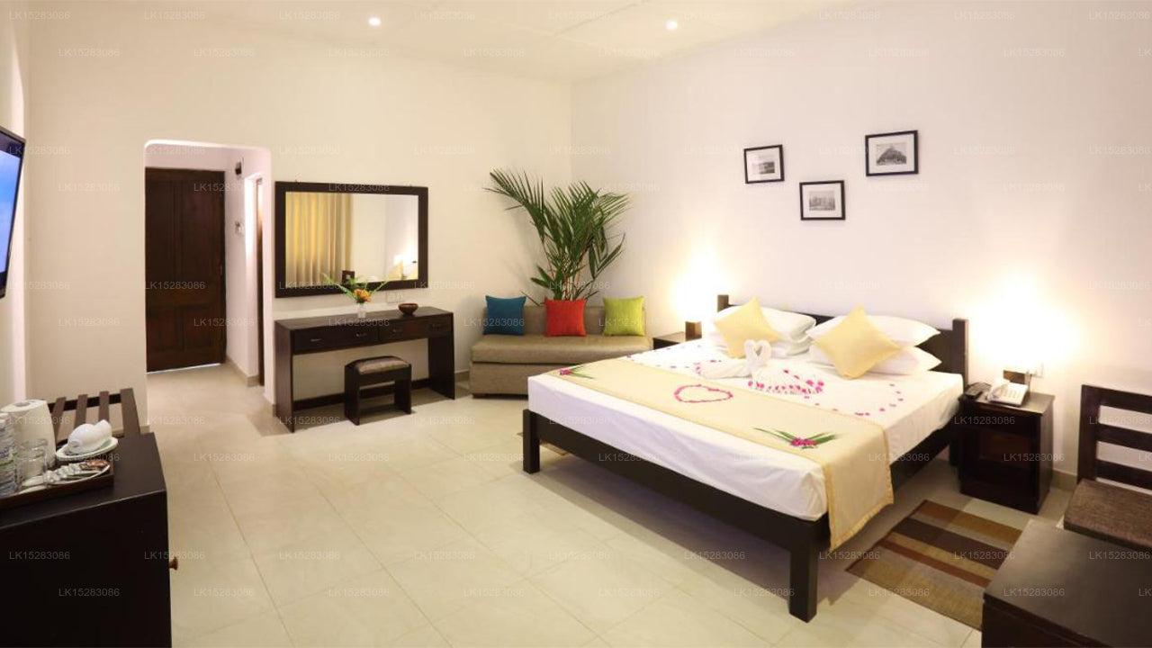 アヌラーダプラ、ヌワラウェワの湖畔