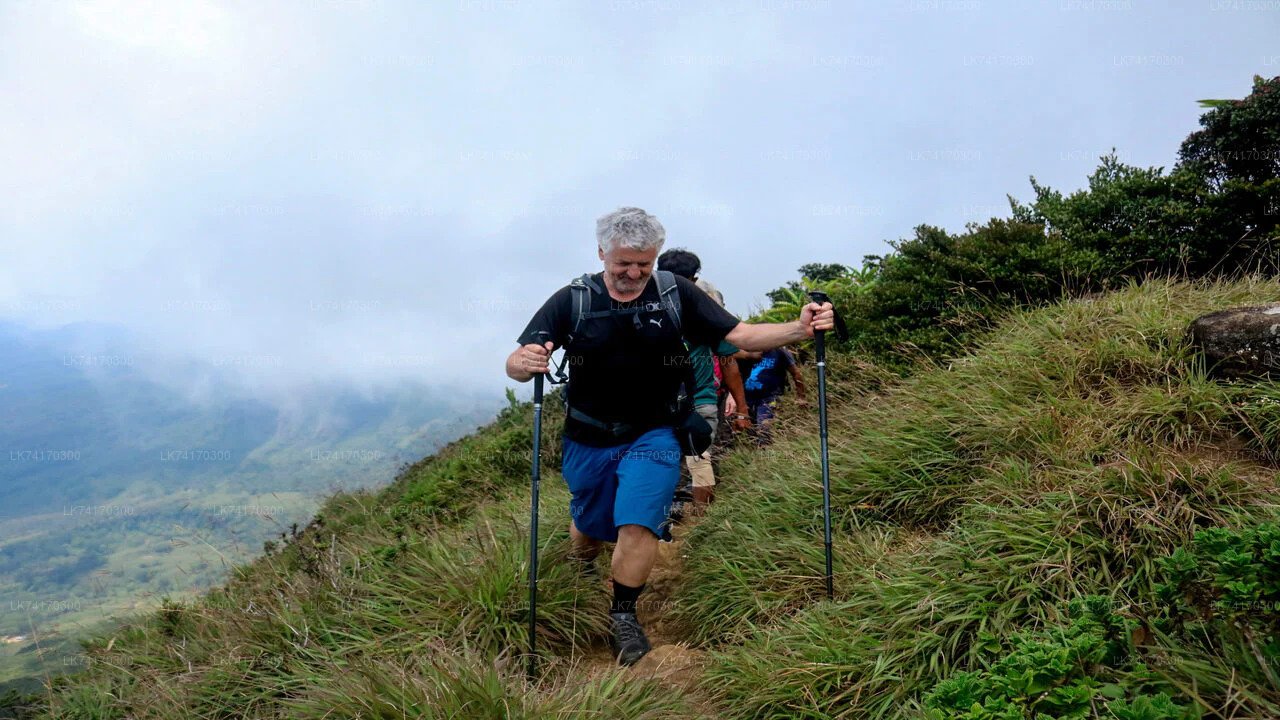 キャンディからヒーロヤ村へのトレッキング