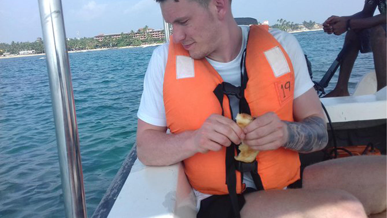 ヒッカドゥワ発グラスボトムボート乗船