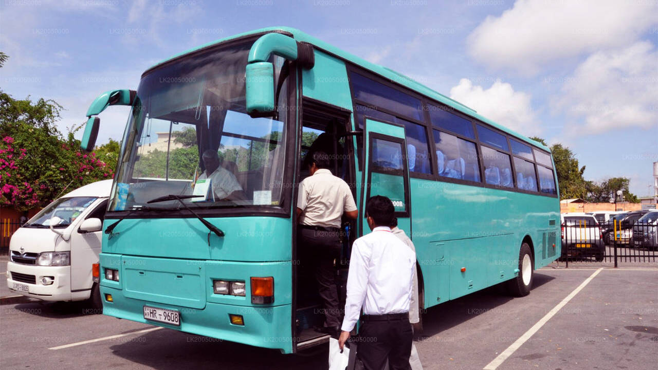 運転手付きバス(大型)レンタル