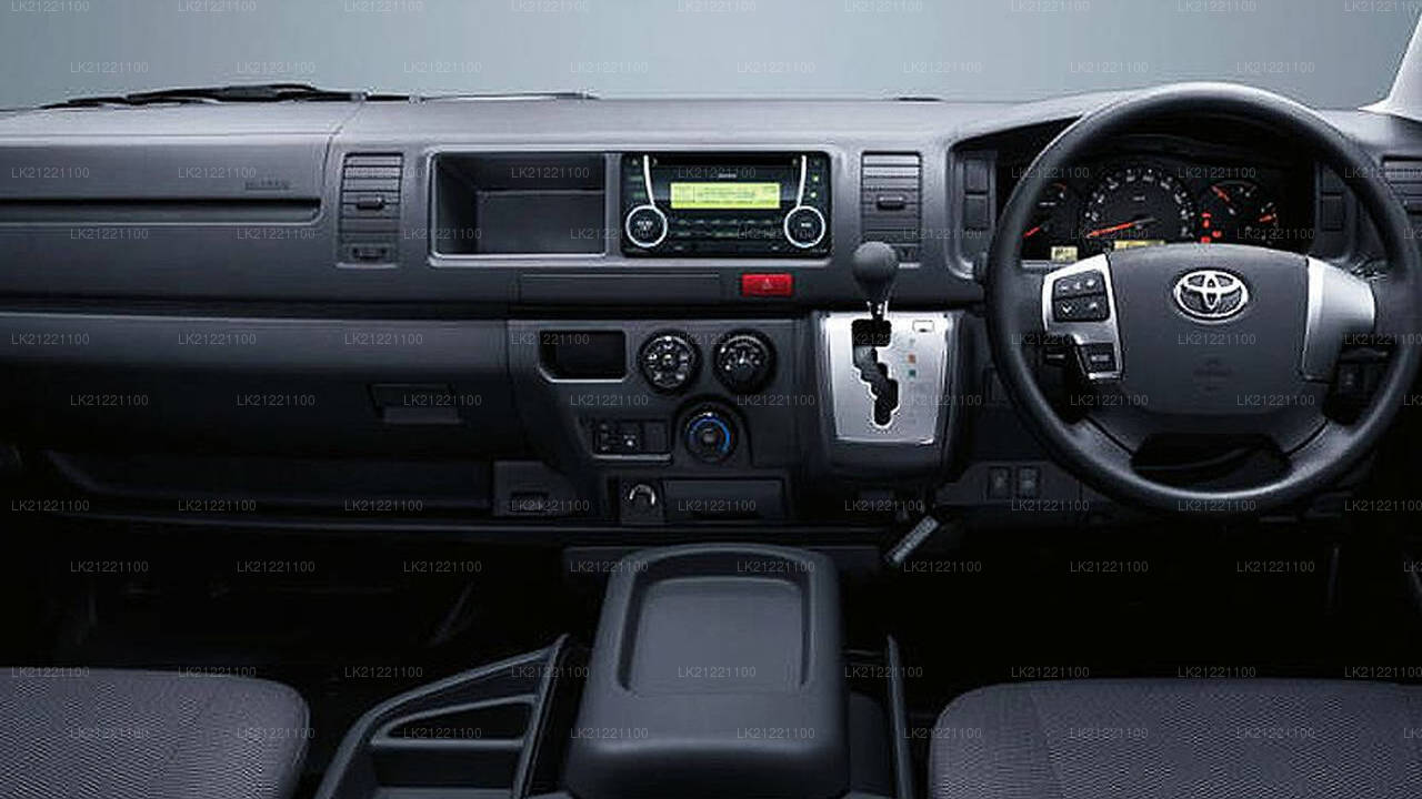 トヨタ レジアス スタンダードバン(自動運転)