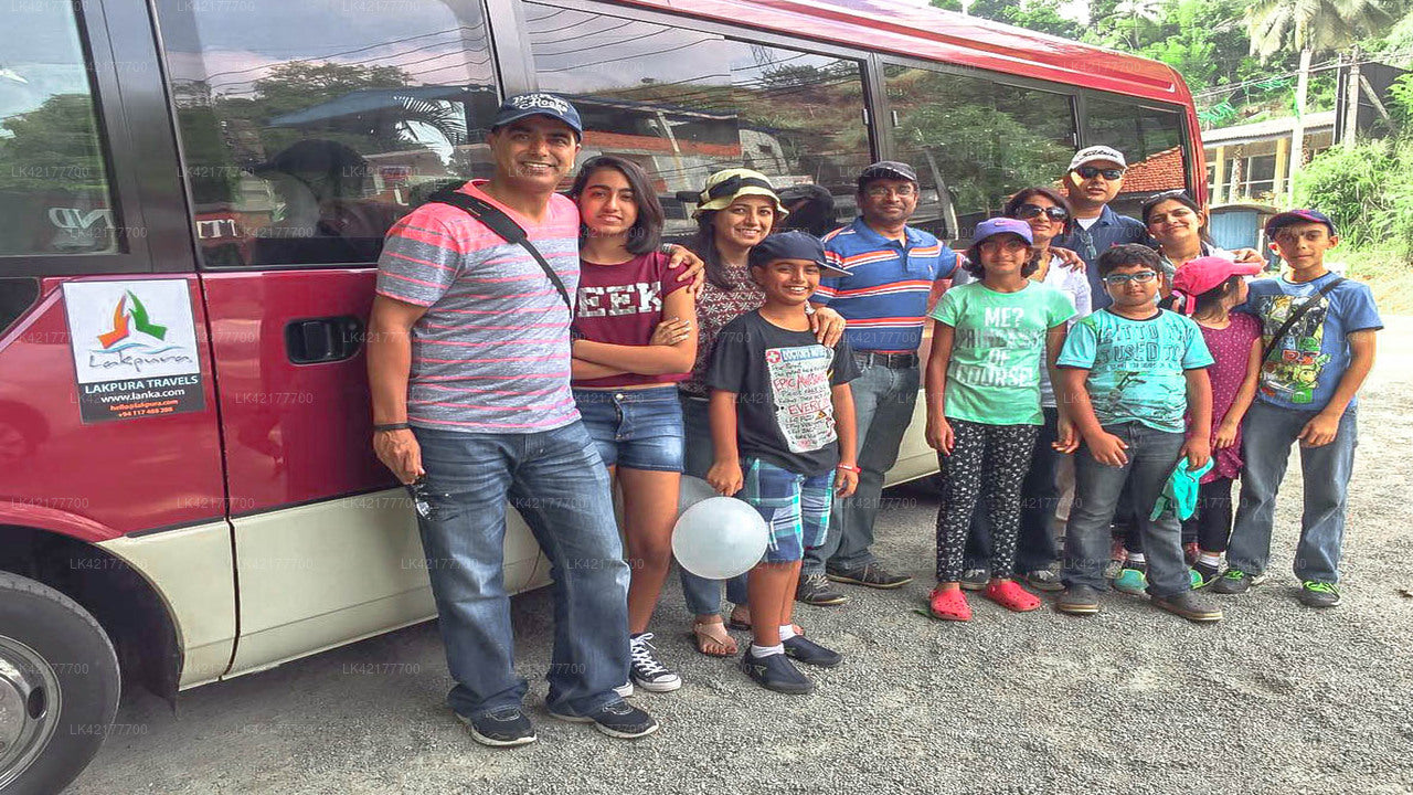 コロンボ市からウナワトゥナ市へのプライベート送迎