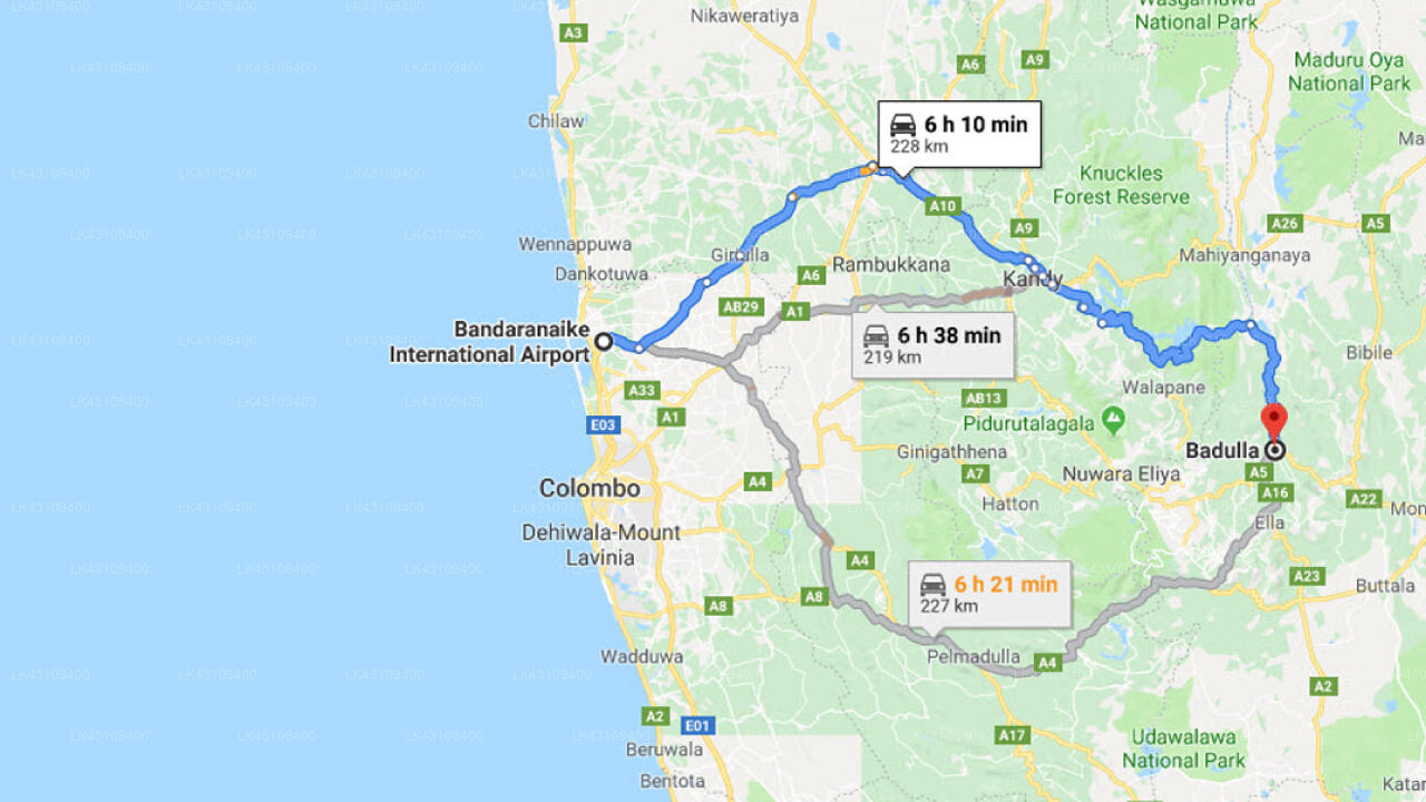コロンボ空港 (CMB) とバドゥッラのダンヒンダ フォールズ イン間の送迎