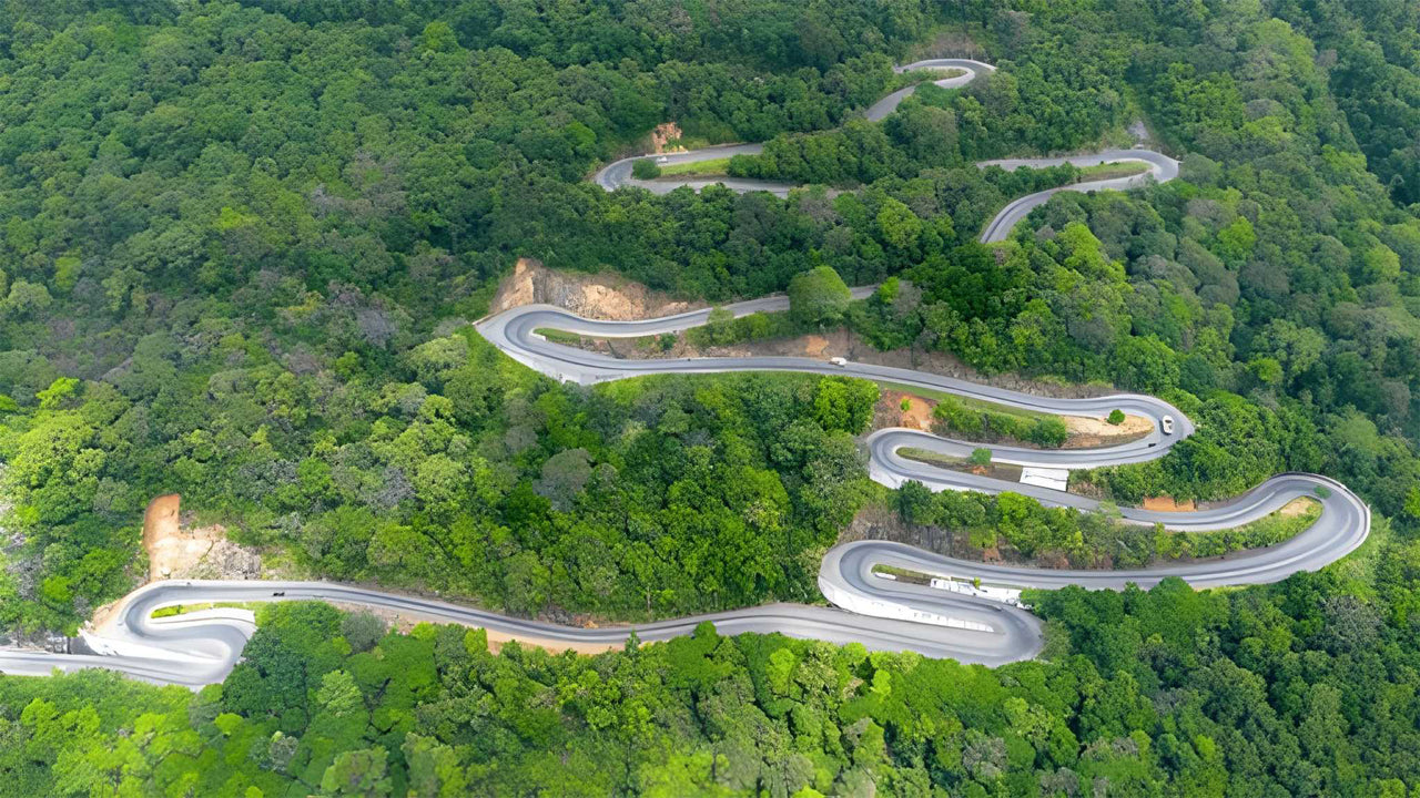 ハットンからヘリコプターでキャンディを発見