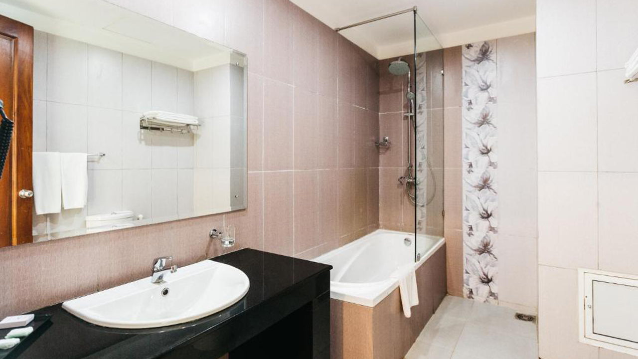 ミラージュホテルコロンボ (コロンボ)