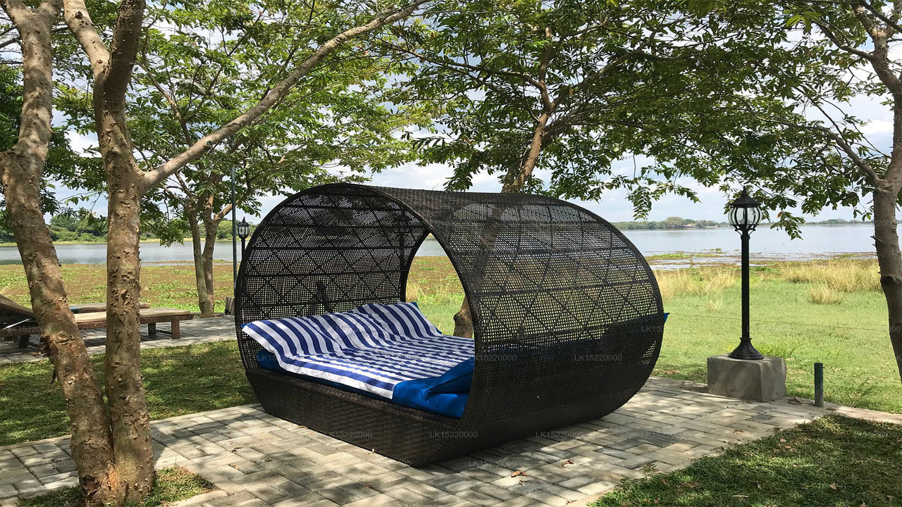 ホテルレイクパーク (ポロンナルワ)