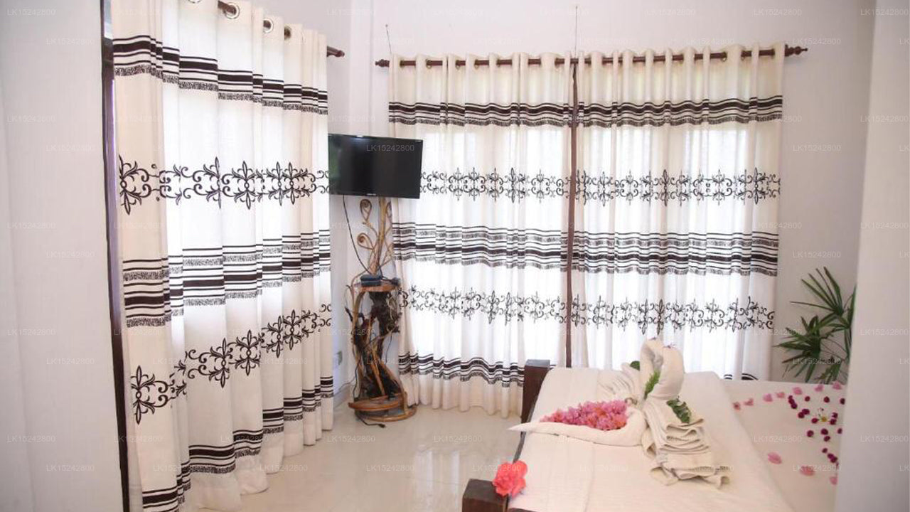 Ornateview Hotel, Ella