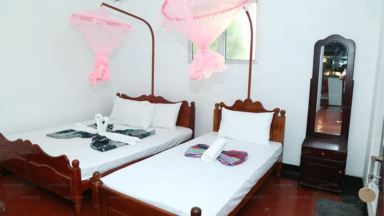 Orion Beach Way, Trincomalee