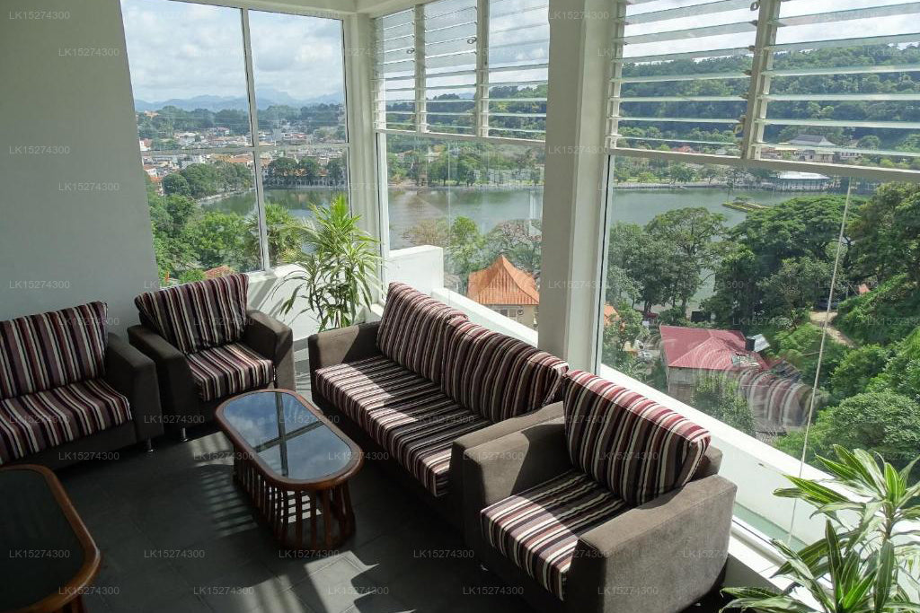 キャンディスプリームホテル (キャンディ)