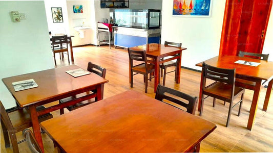 Sea Breeze Hotel, MIrissa