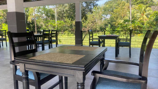 ライオンゲートホテル、シギリヤ