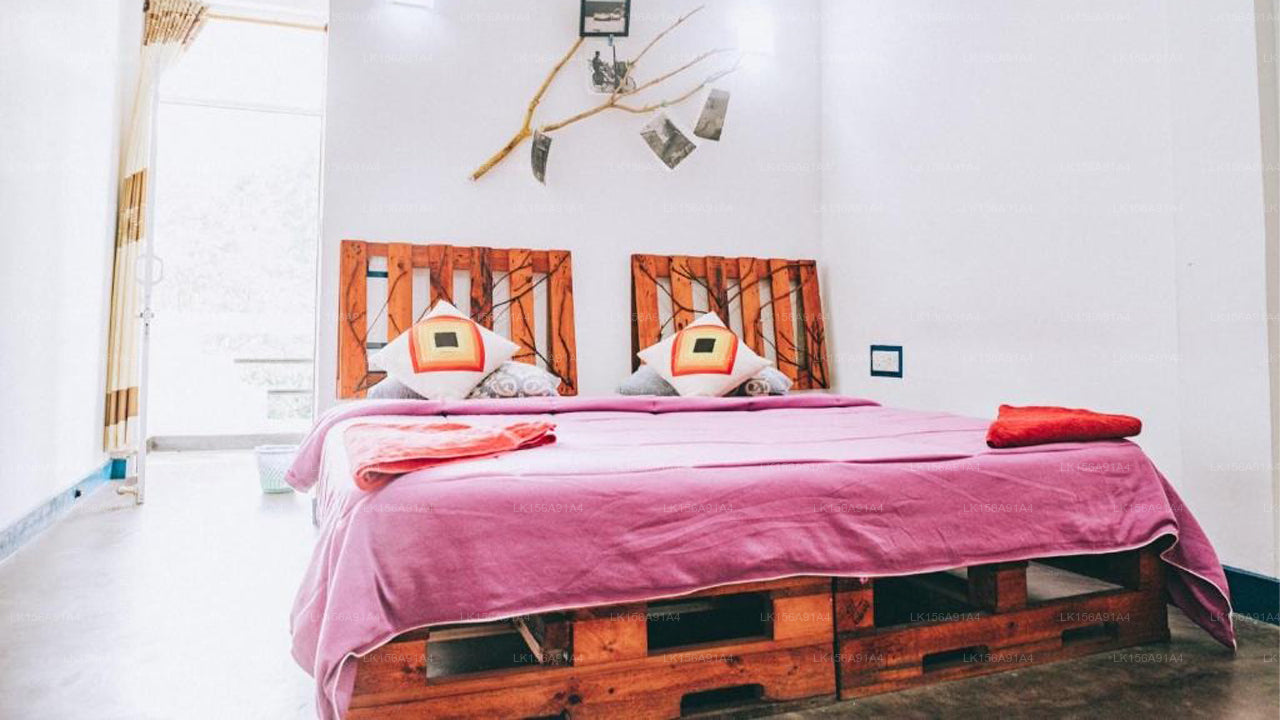 Hugging clouds Hotel, Nallathanniya