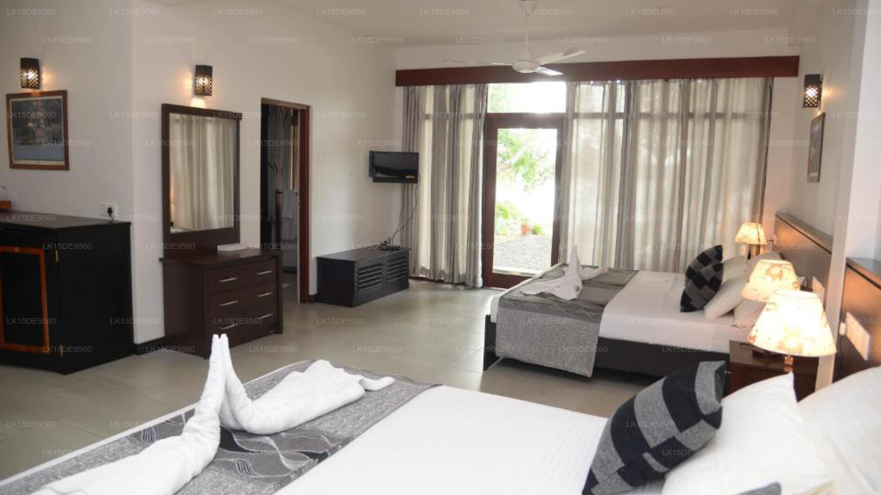 River Side Inn Fuji, Bentota