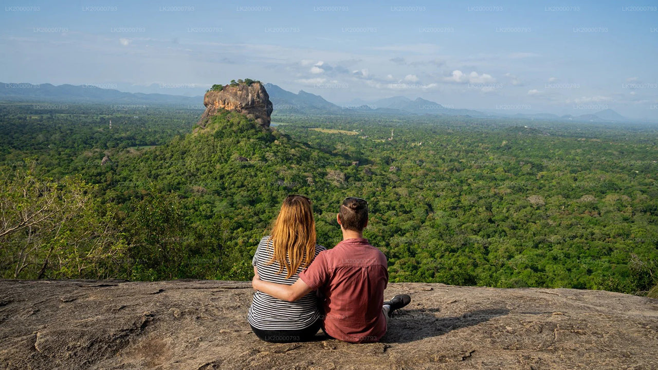ピドゥランガラ島ガイド付きツアー（入場券付き）