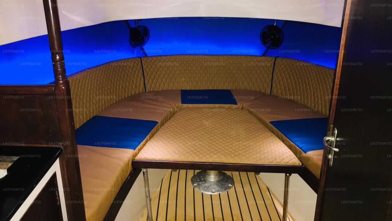 ミリッサ発、豪華スピードボートで行くプライベートフィッシングツアー