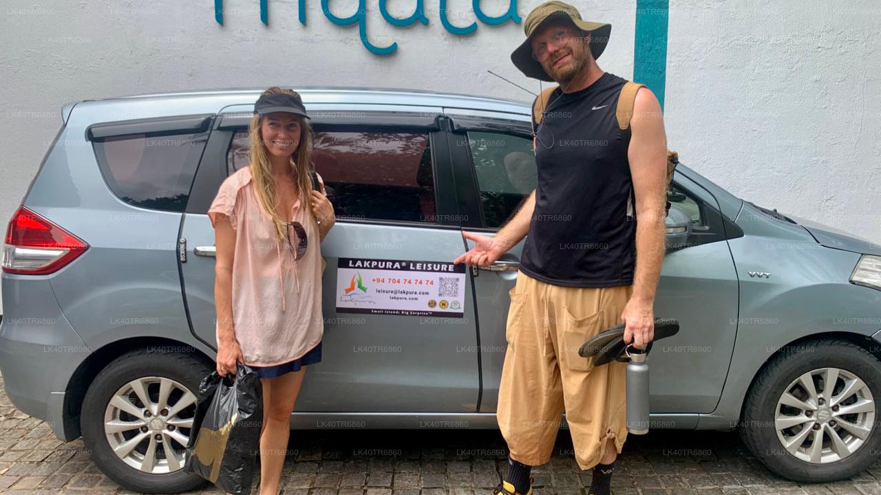 ハンバントタ港発ワラウェ川ジャングルボートサファリ