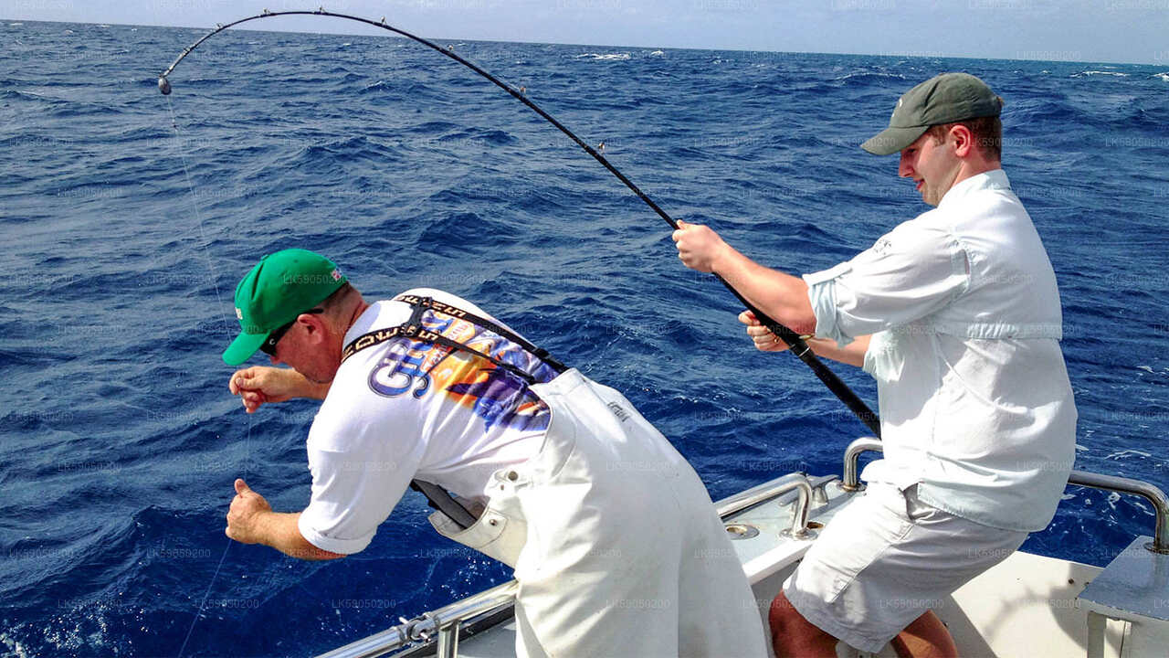 ミリッサ発、豪華スピードボートで行くプライベートフィッシングツアー