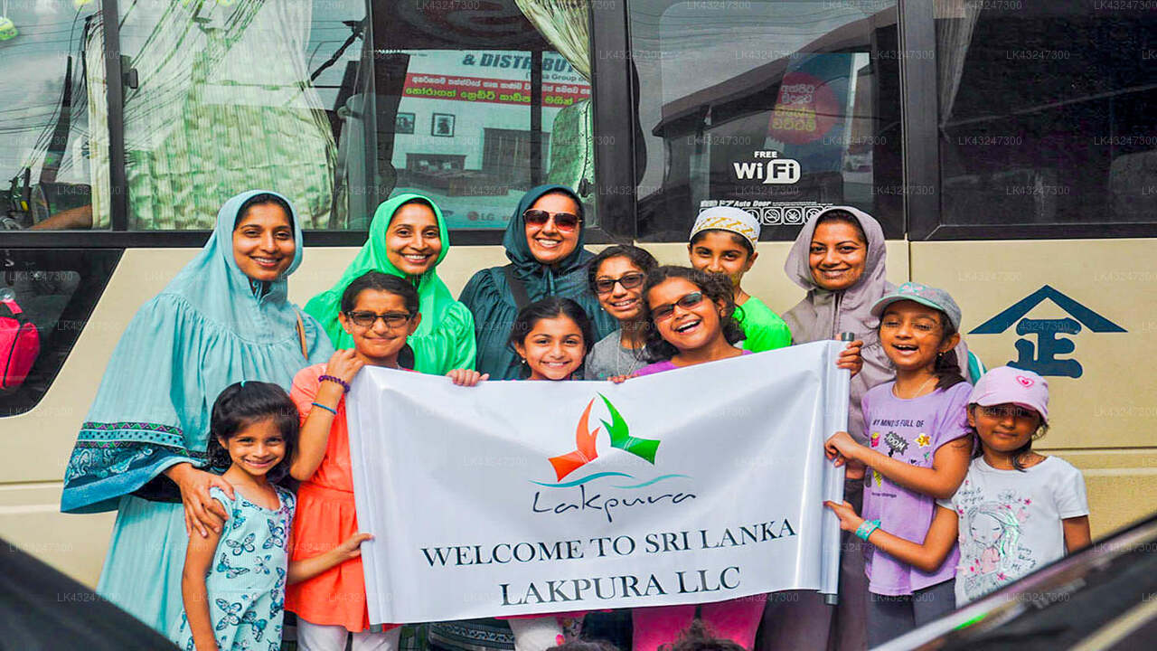 コロンボ空港 (CMB) とネゴンボのハッシュ ラグーン 30 間の送迎