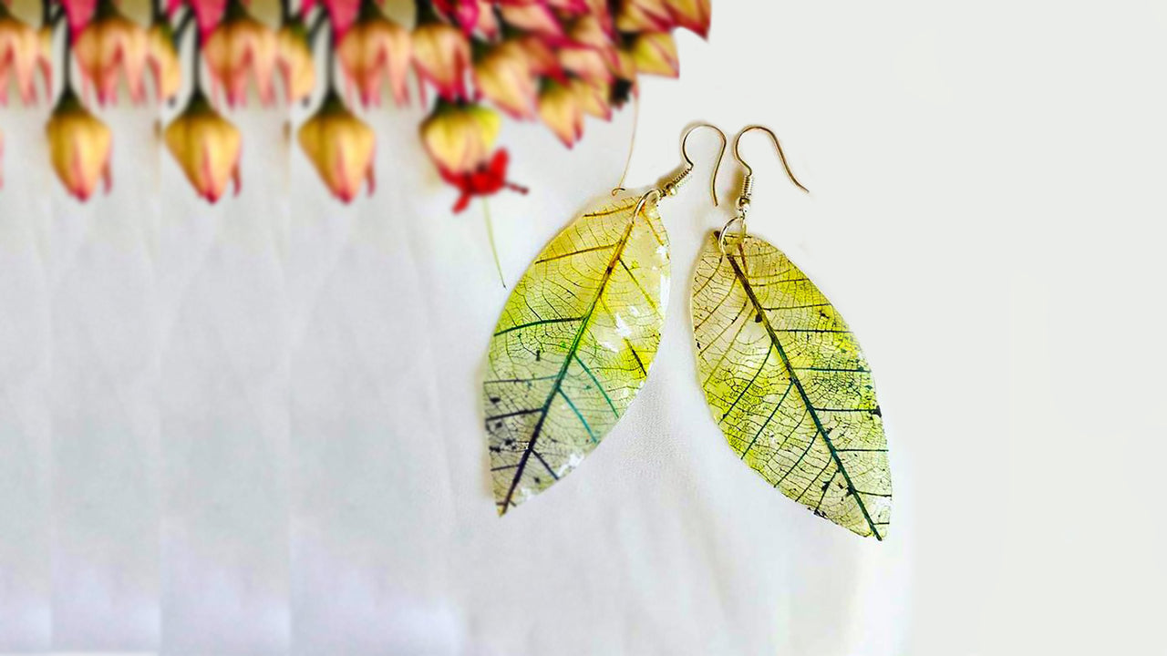 手作りの本物の花のイヤリング